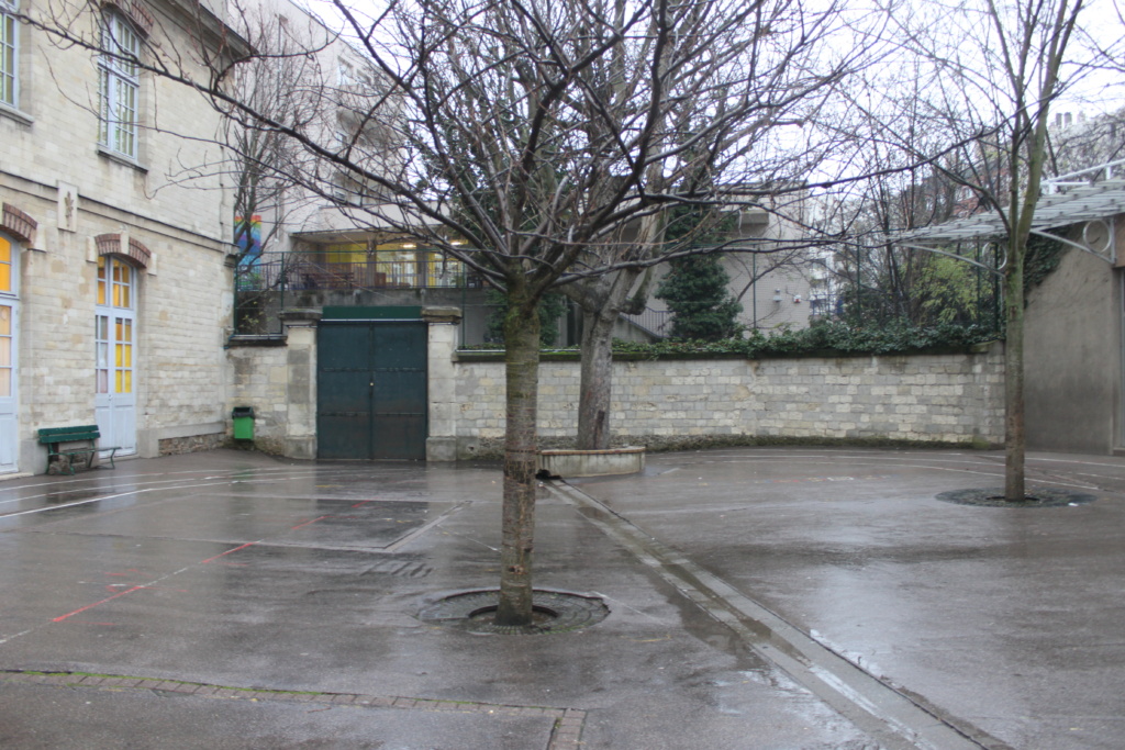 La cour avant les travaux