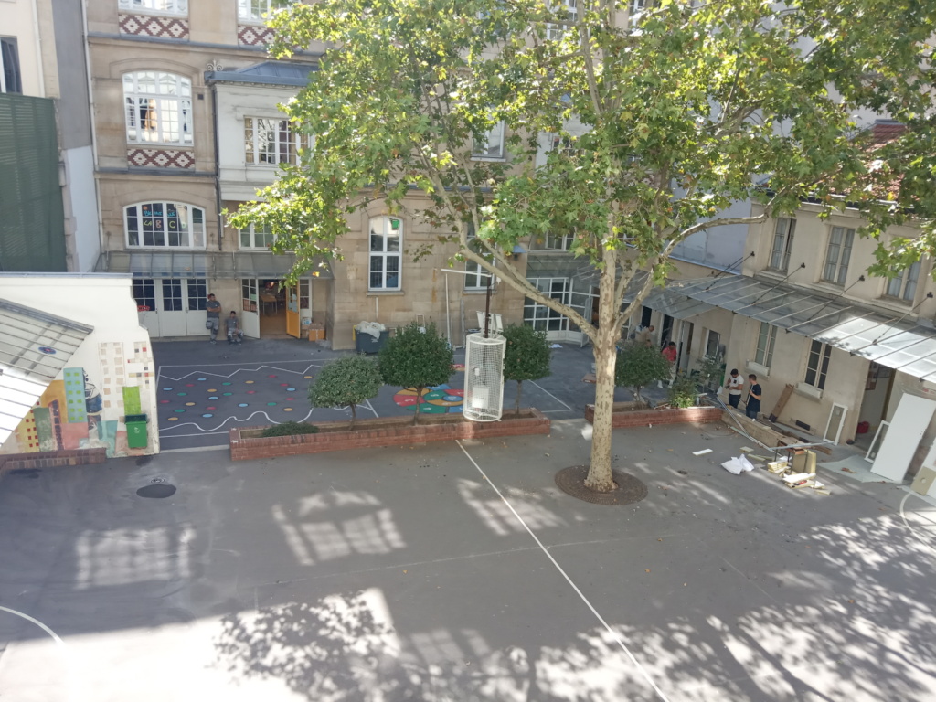 La cour avant les travaux