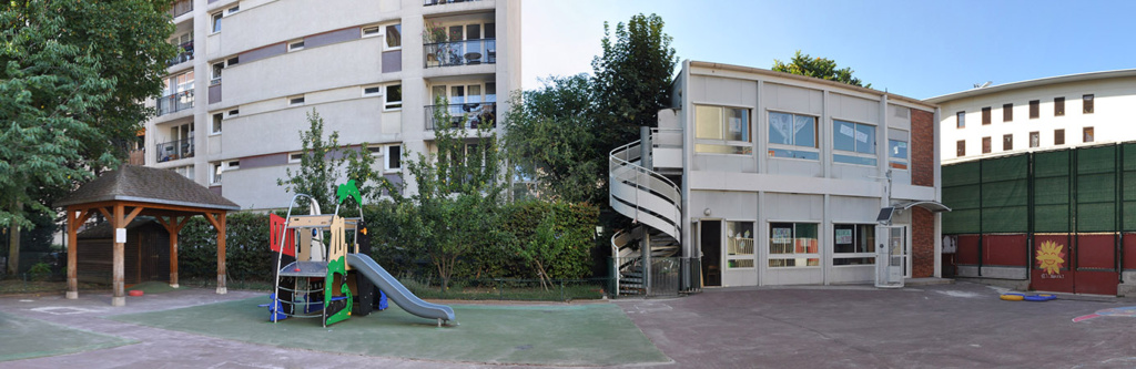 La cour avant le projet