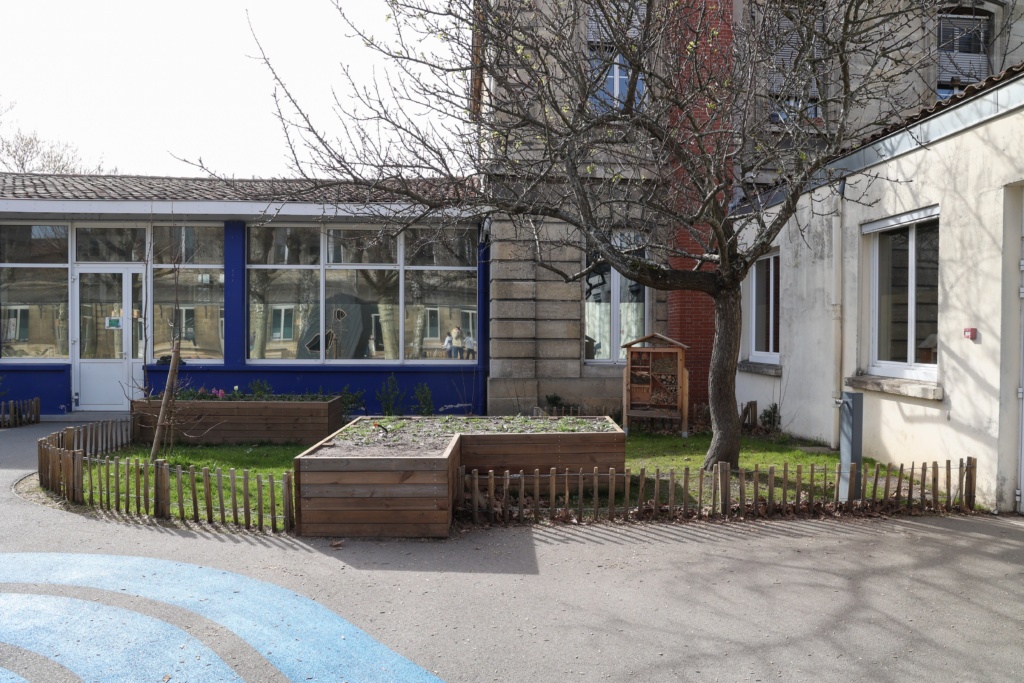 L'espace potager et l'hôtel à insecte