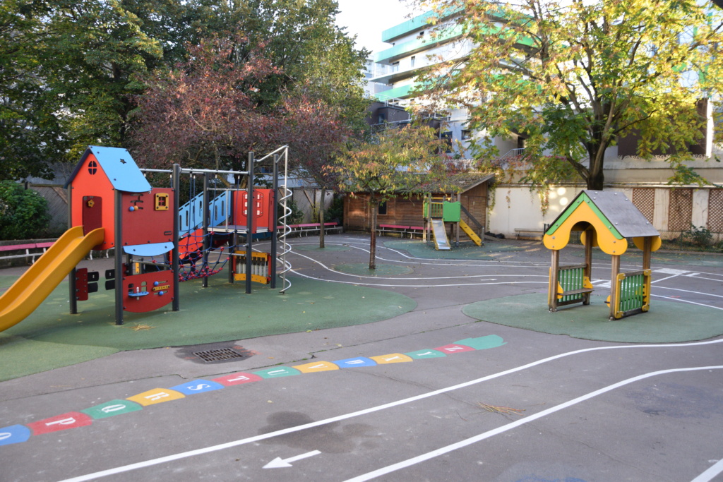 La cour avant les travaux