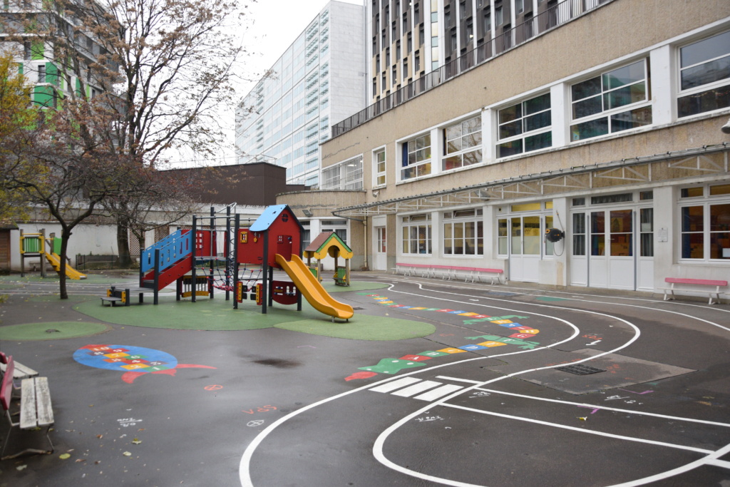 La cour avant les travaux