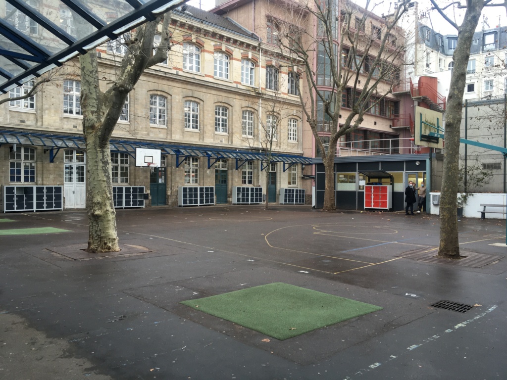 La cour avant travaux