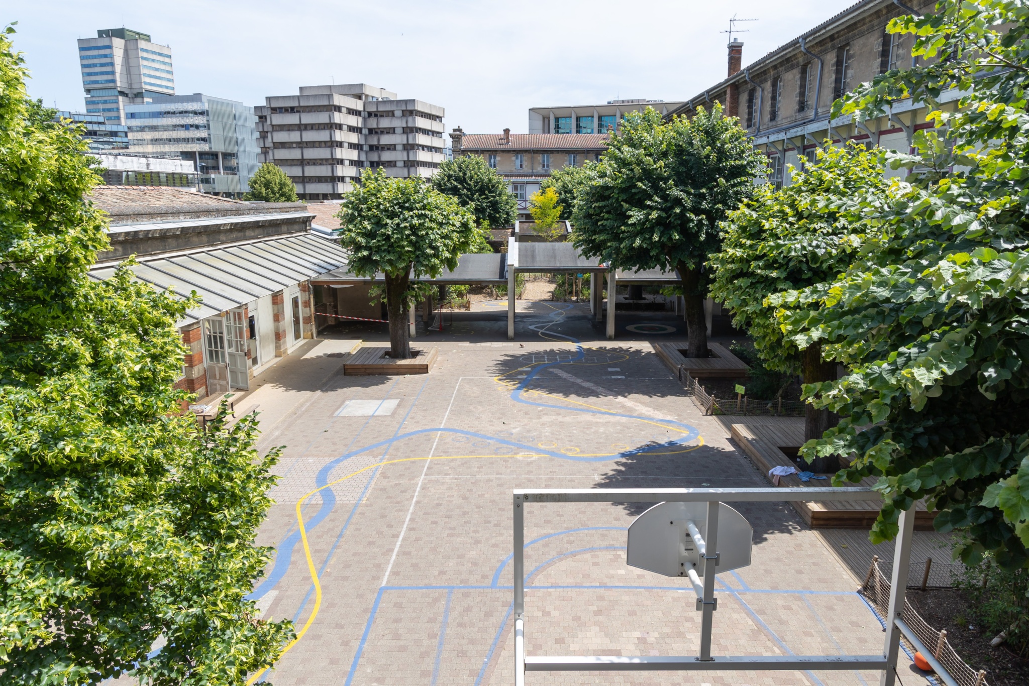 Cour active
