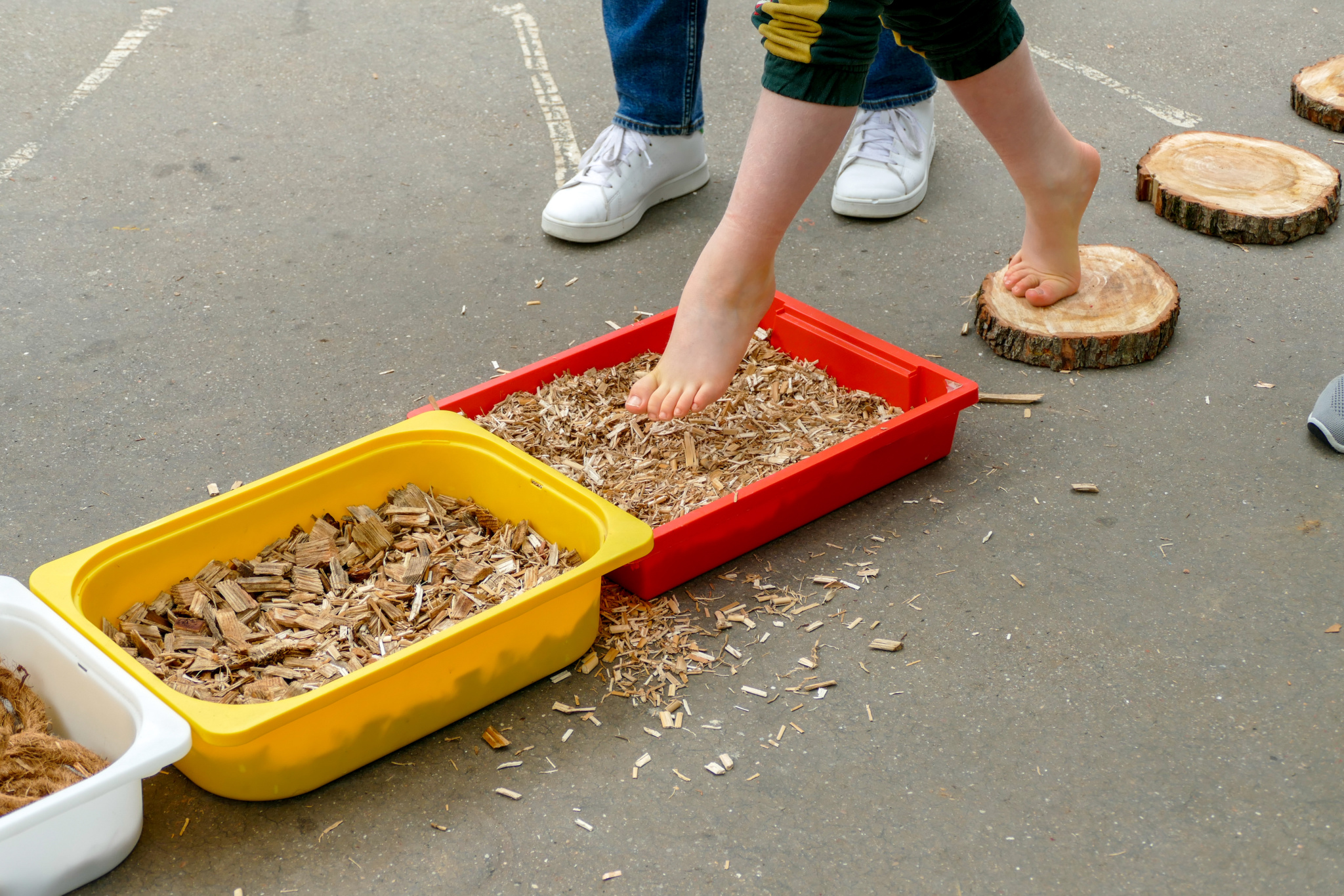 Parcours pieds nus pour tester des nouvelles sensations 