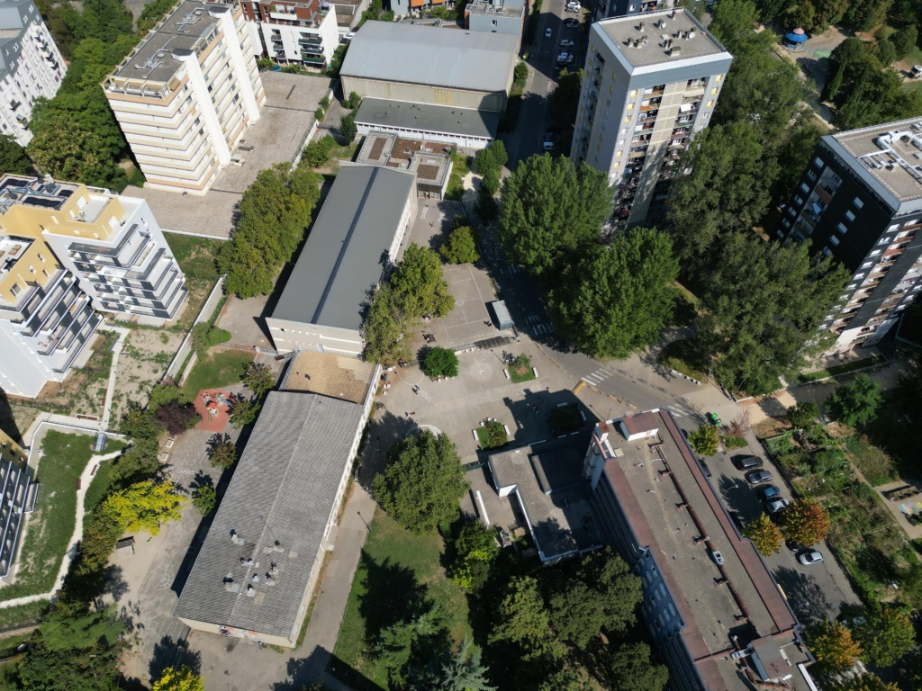Vue drone des cours avant travaux