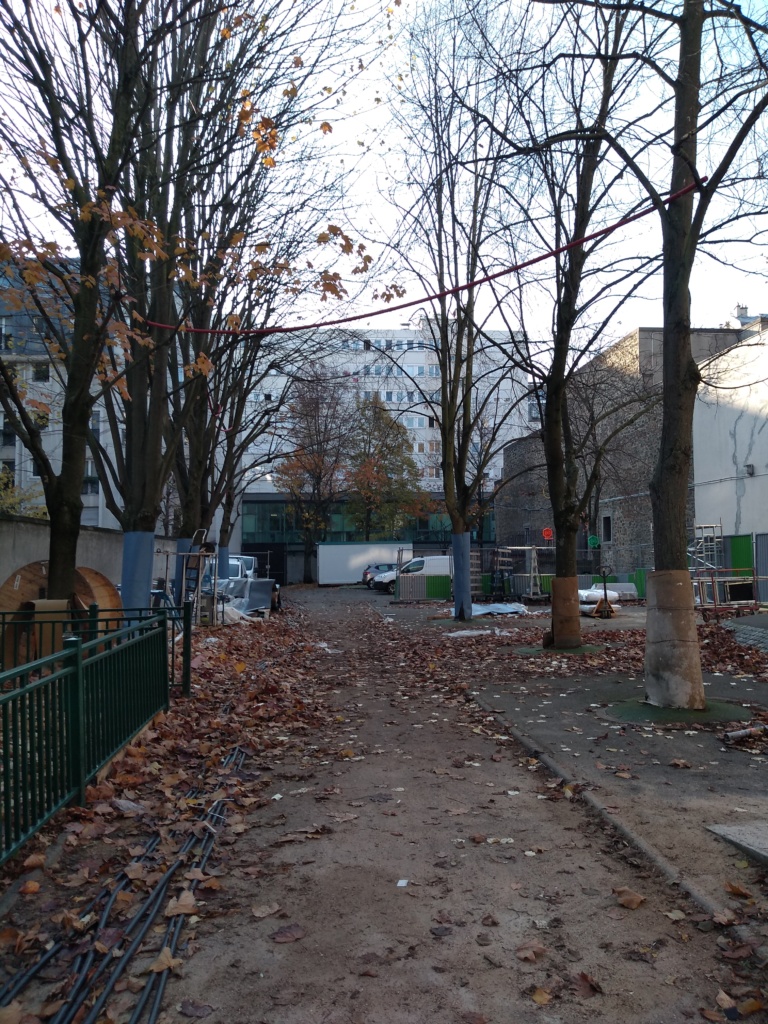 La cour avant les travaux