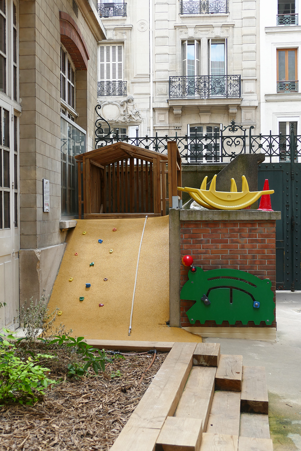La cabane dans la cour d'honneur