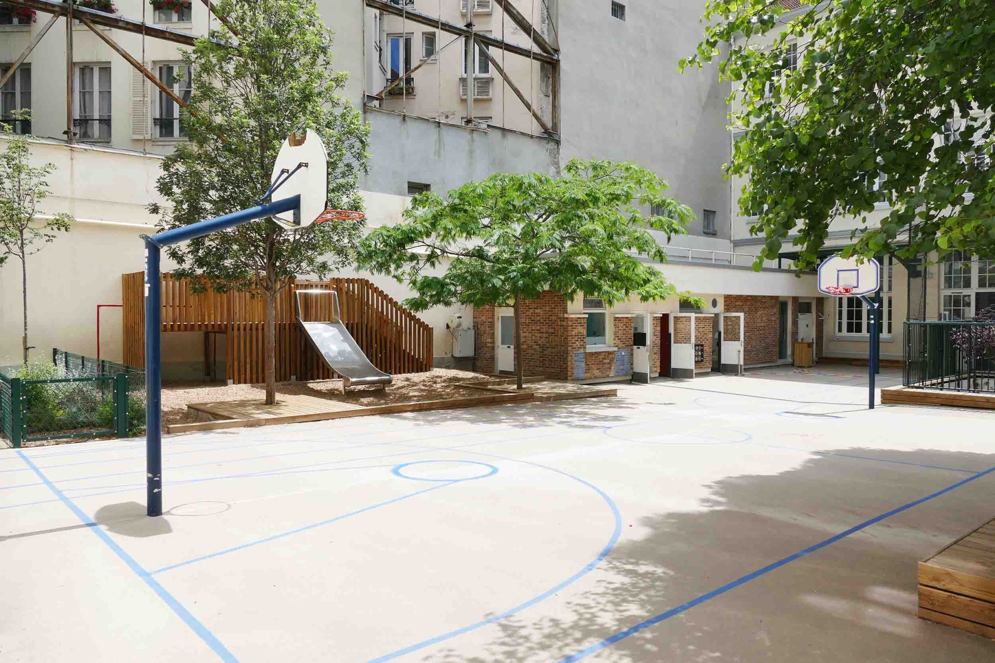 La grande cour après travaux