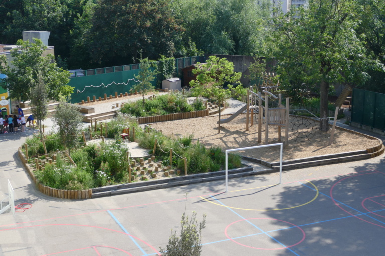 Cour oasis Ecole Le Vau