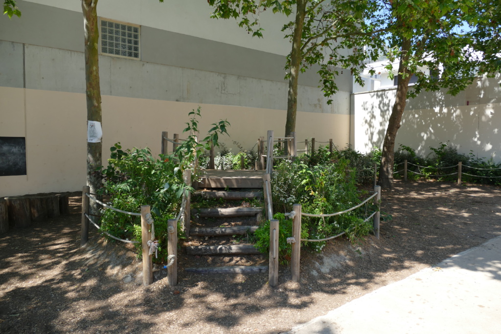 Butte en terre plantée