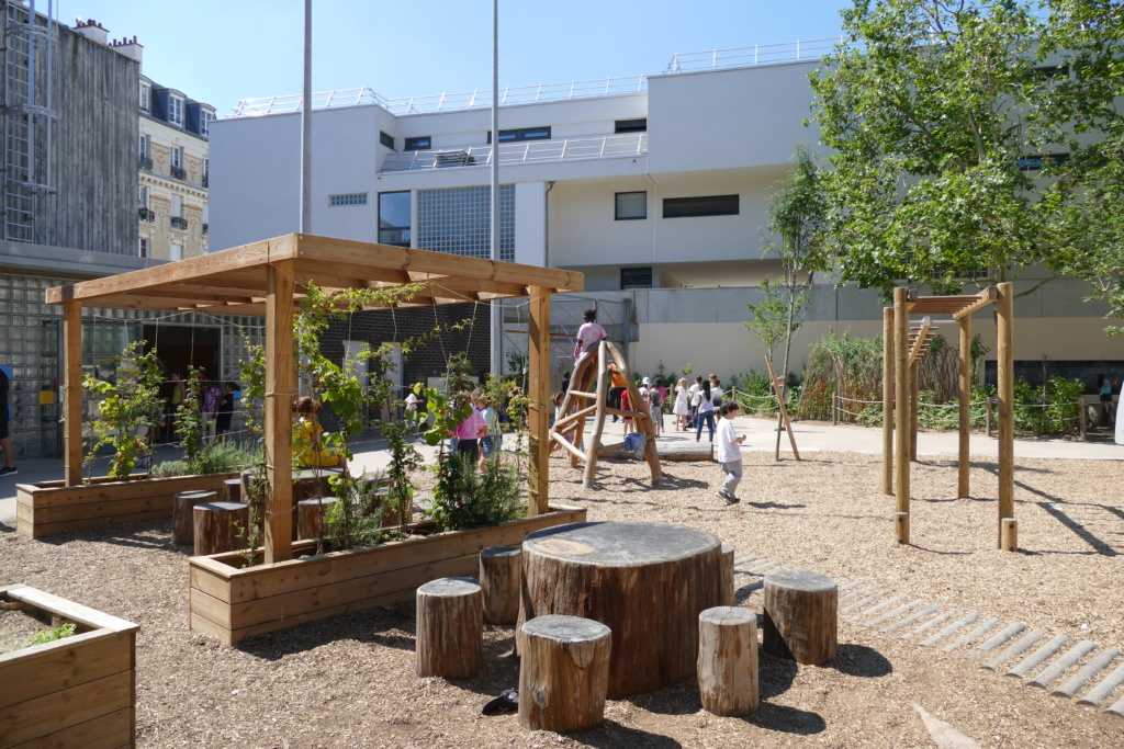 Pergola en bois avec deux jardinières