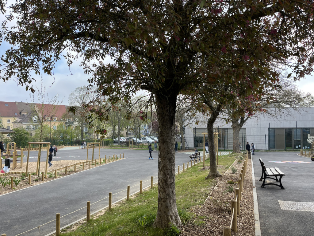 Séparation douce entre les deux cours