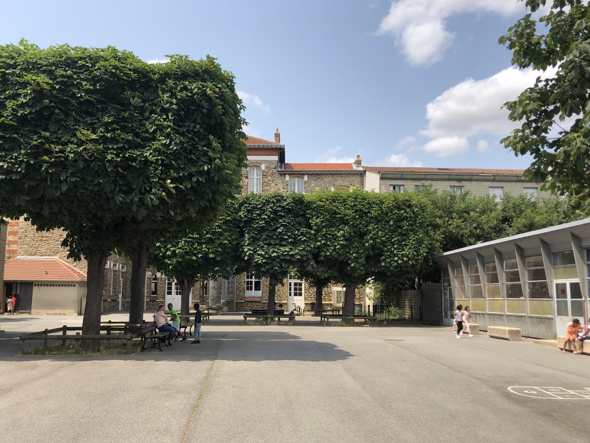 Cour de l'école avant le réaménagement