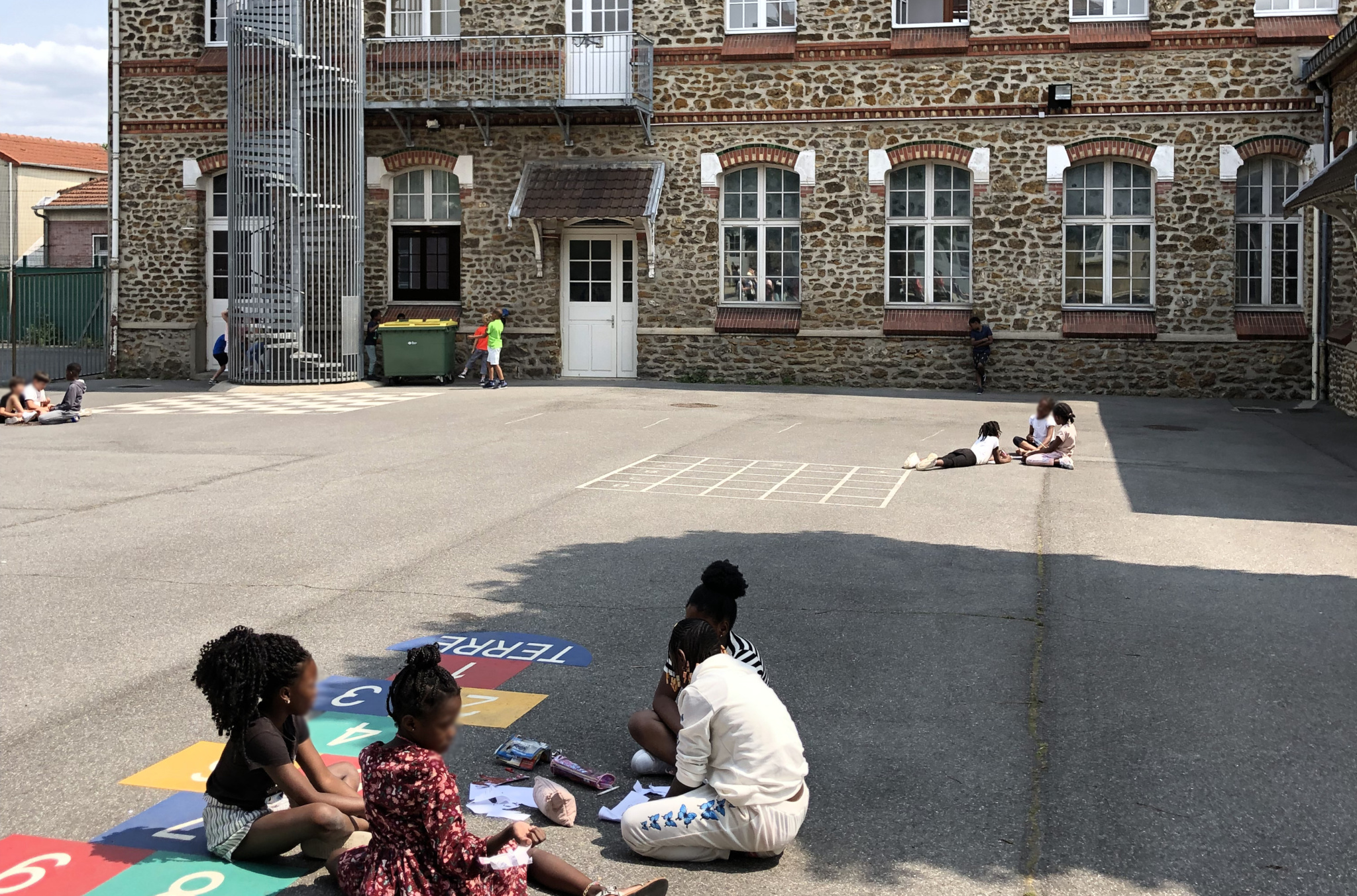 Cour de l'école avant le réaménagement