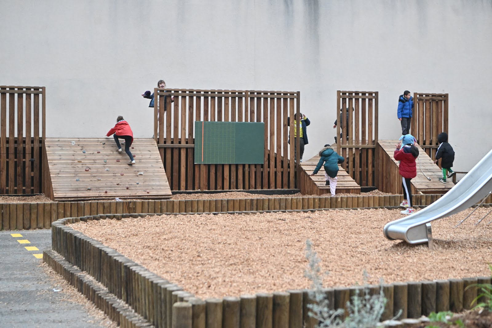 Structure de grimpe et d'escalade