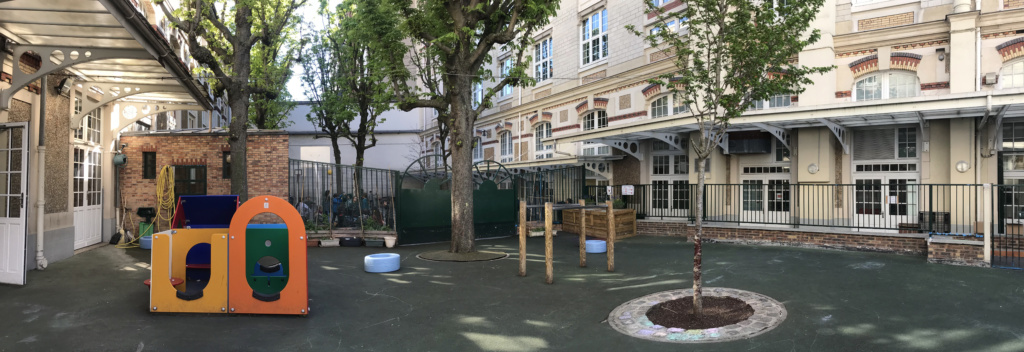 La cour avant travaux - espace maternelle 
