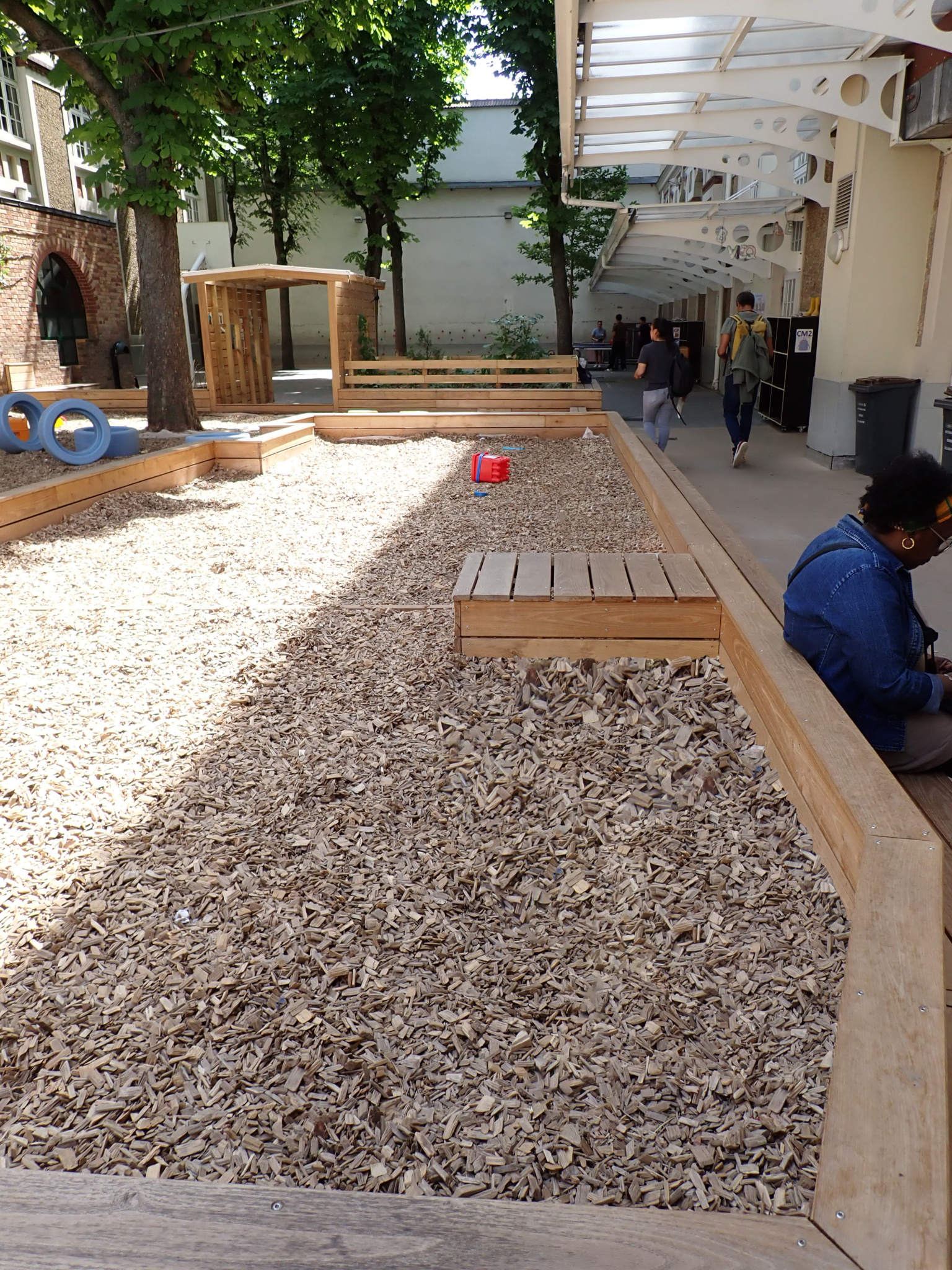 L'espace a été décloisonné, l'horizon s'est ouvert, les enfants peuvent circuler librement en fonction de leurs envies